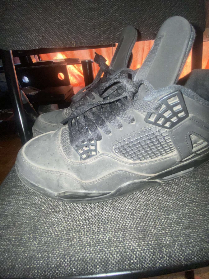 Jordan 4 Retro Black Cat Shoes creased image indicator(8)