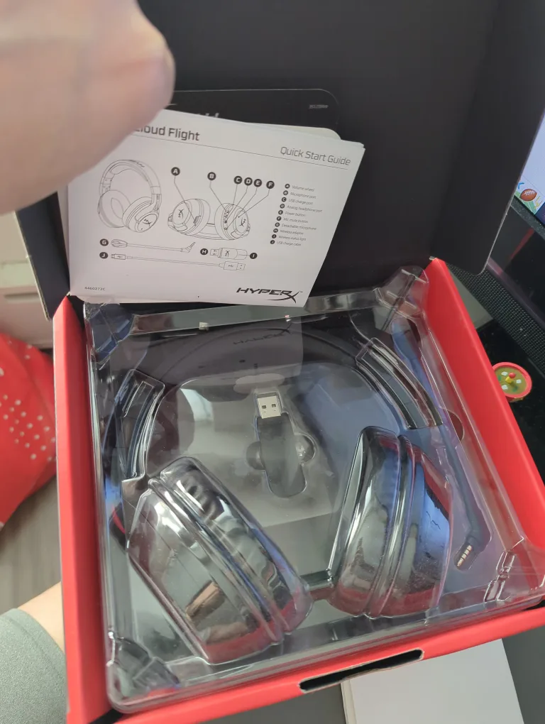 HyperX Cloud Flight Wireless Gaming Headset - Black image indicator(2)