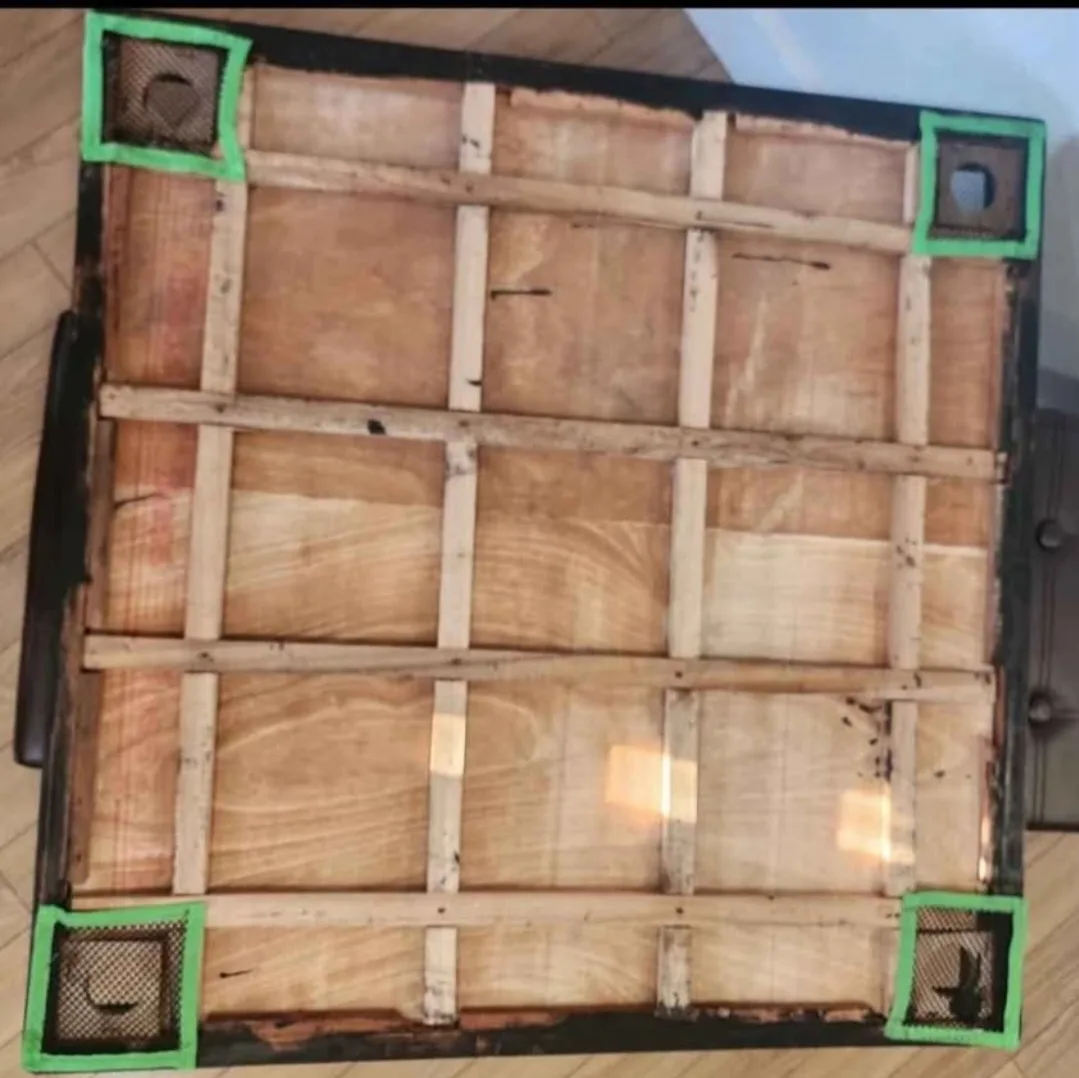 Carrom Board Game with Pieces image indicator(2)