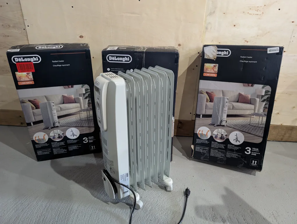 Brand New DeLonghi Radiator Space Heater For Sale image indicator(7)