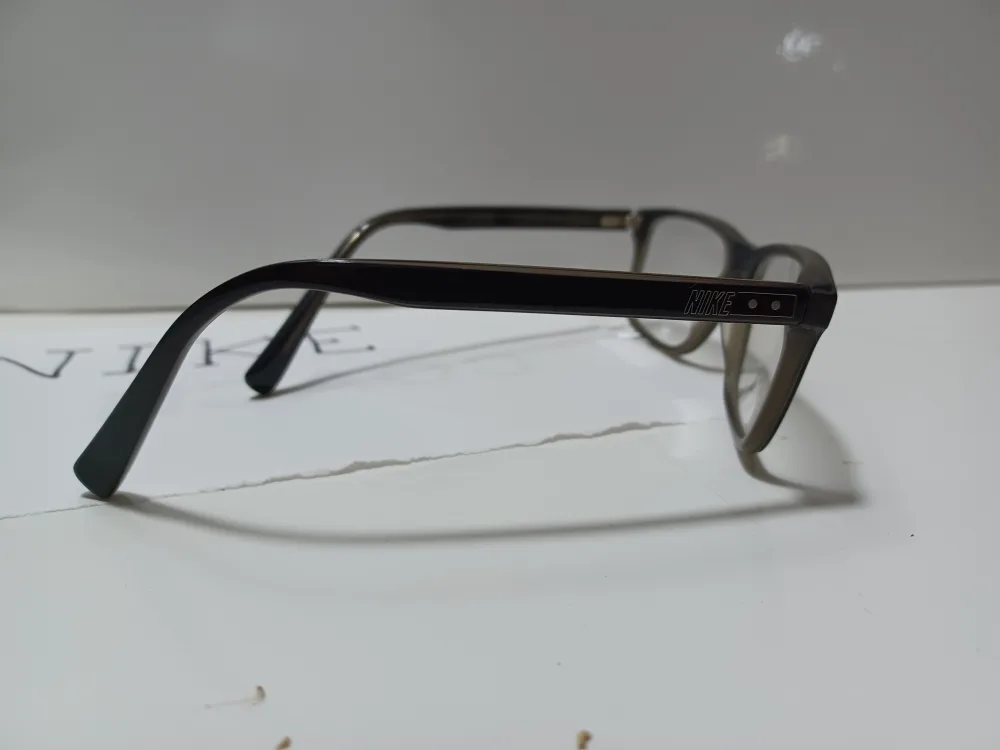 Nike 7220  Eyeglasses frame 52 20 120 gently used image indicator(4)