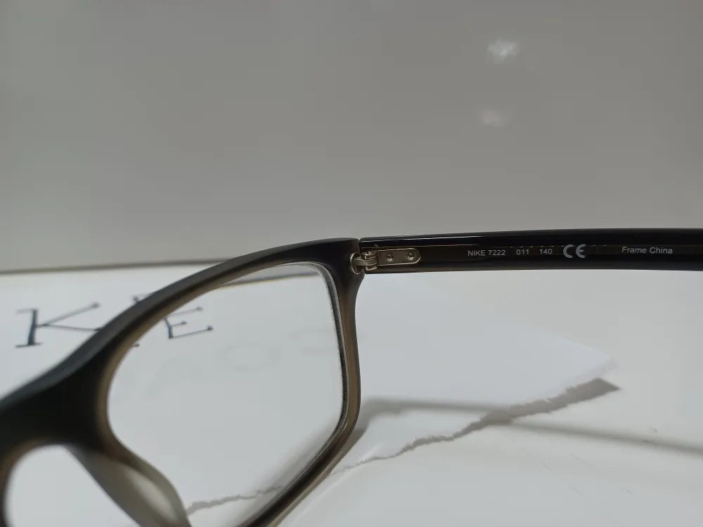 Nike 7220  Eyeglasses frame 52 20 120 gently used image indicator(6)