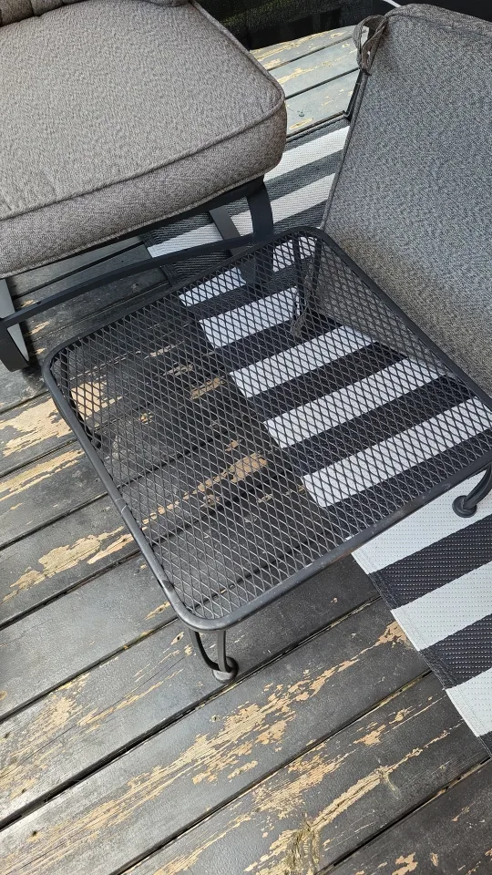 Rod iron chair image indicator(5)