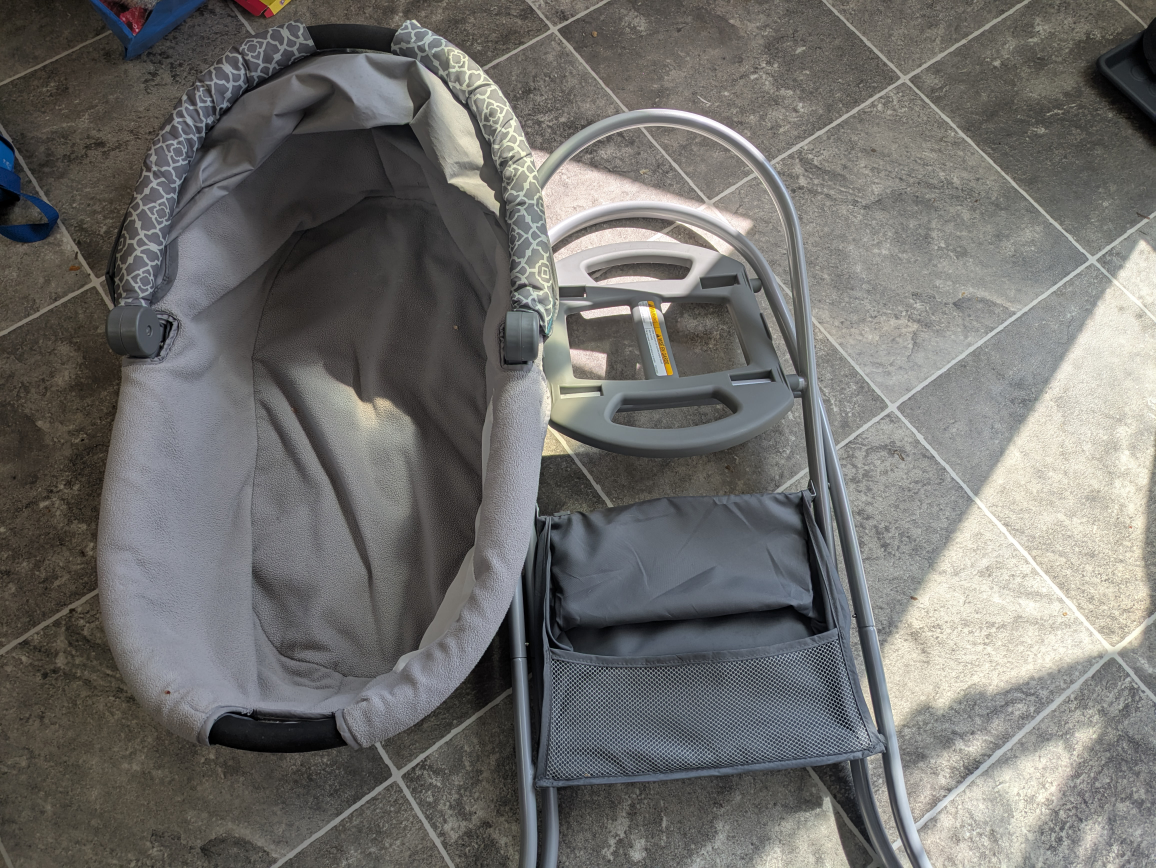 Bassinet - Great Condition - photo 2