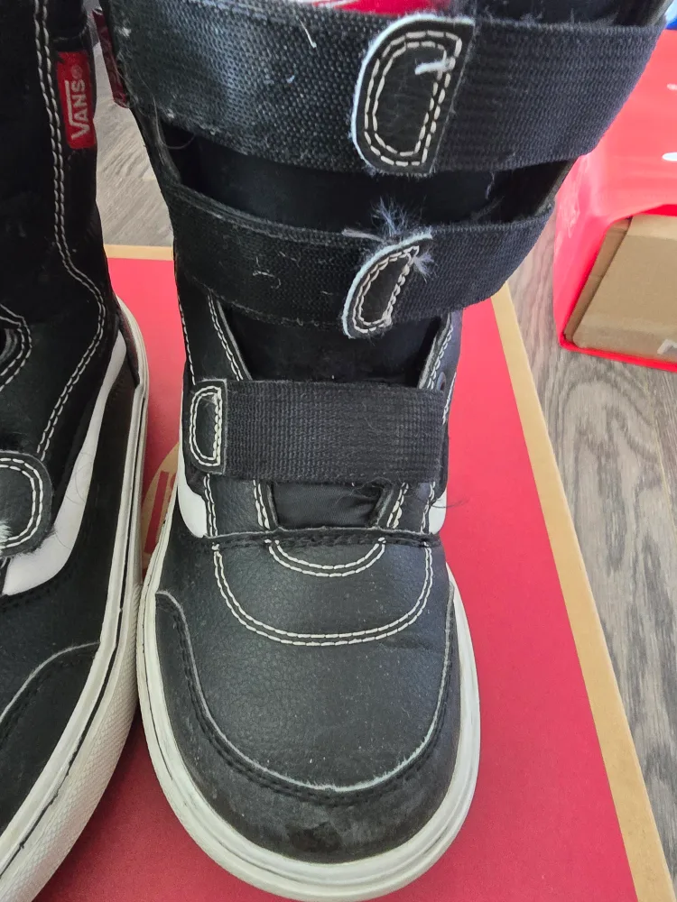 Vans Black Snow Boots image indicator(3)