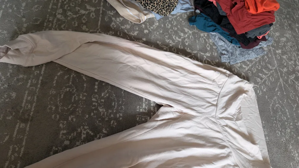 FREE old navy maternity jogging pants thumbnail