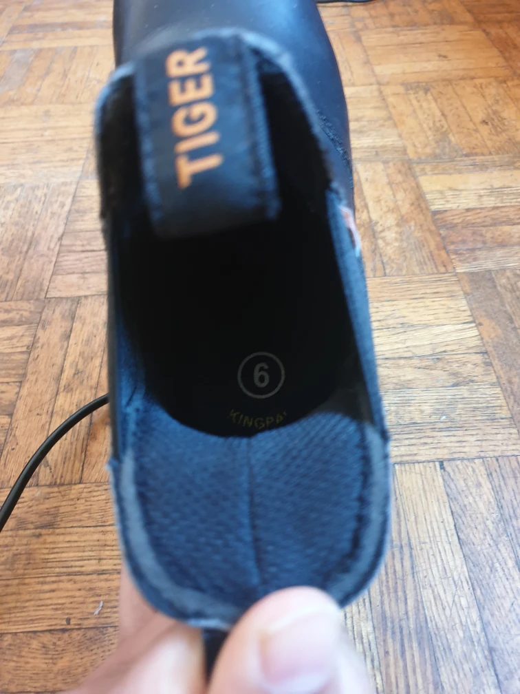 Tiger Safety Boots - Size 6 - photo 3