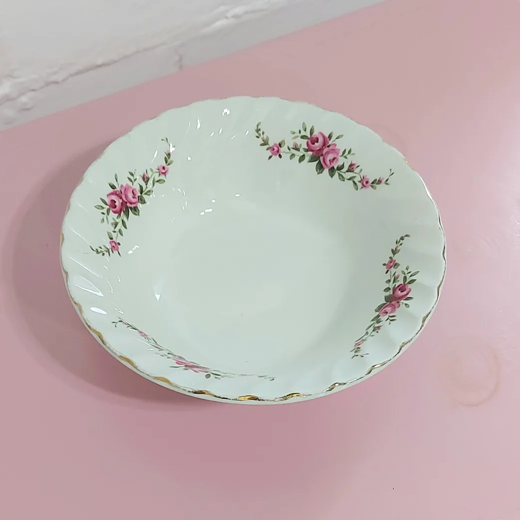 trade or $1! 🛍 cottage core stationary bowl dainty rose pattern image indicator(4)