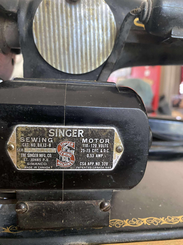 Vintage Singer 99k Sewing Machine - photo 5