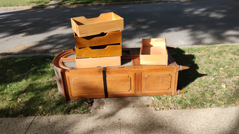 Vintage Wooden Dresser with Drawers - photo 4