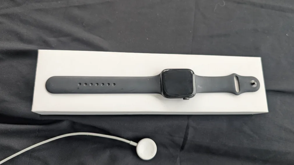Apple Watch SE1 44mm Black image indicator(2)
