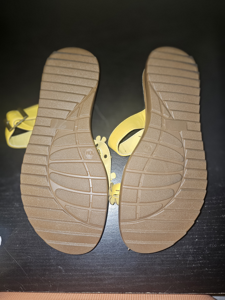 Annie Comfort Yellow Flower Sandals - Size 10 - photo 2