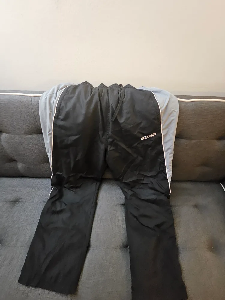 Reebok pants- Size L thumbnail