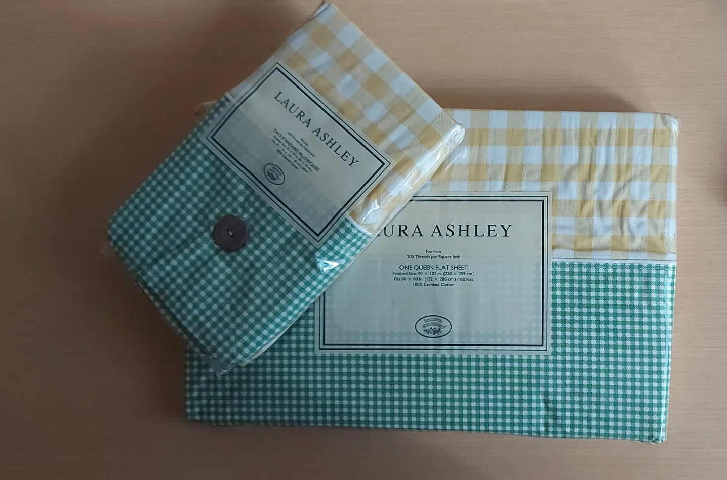 Laura Ashley Queen Flat Sheet & Pillowcases thumbnail