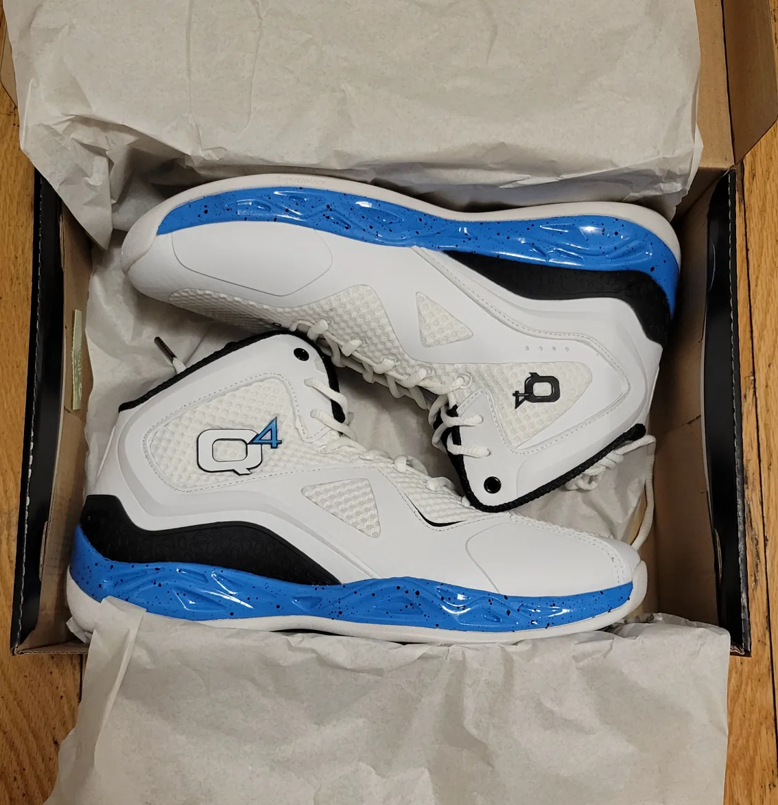 Q4 Bright White Basketball Shoes - Size 10.5 thumbnail