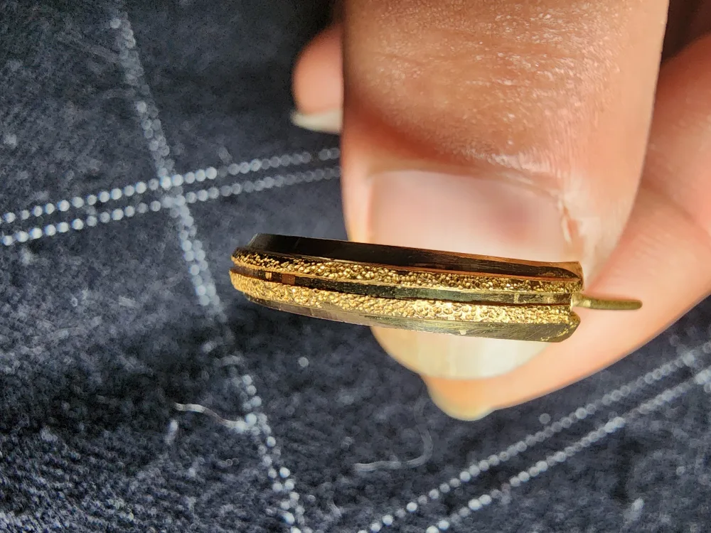 Women's Gold Hoop Earing image indicator(4)