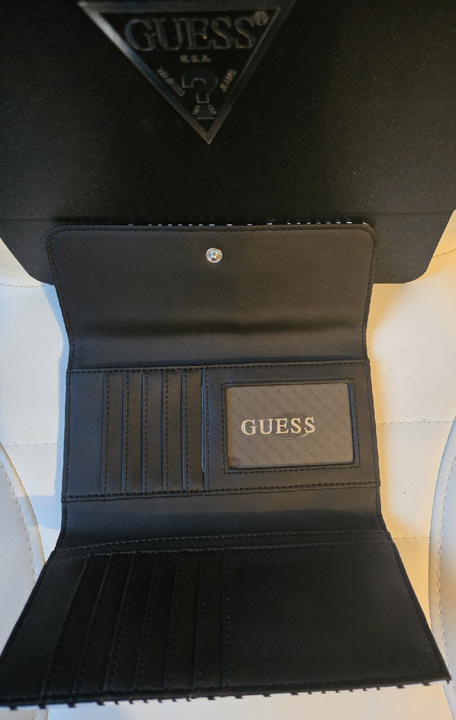 GUESS Leather Houndstooth Wallet - photo 2