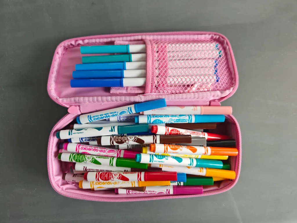 Jewelpet Pencil Case with Crayola Supertip Markers image indicator(2)