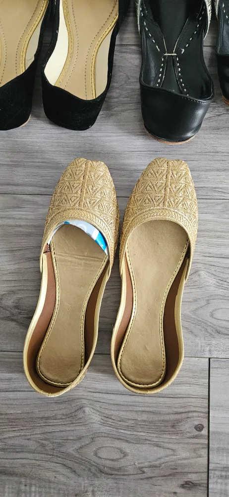 Ethnic Indian/Pakistani Jutti Flats, Size 7 thumbnail