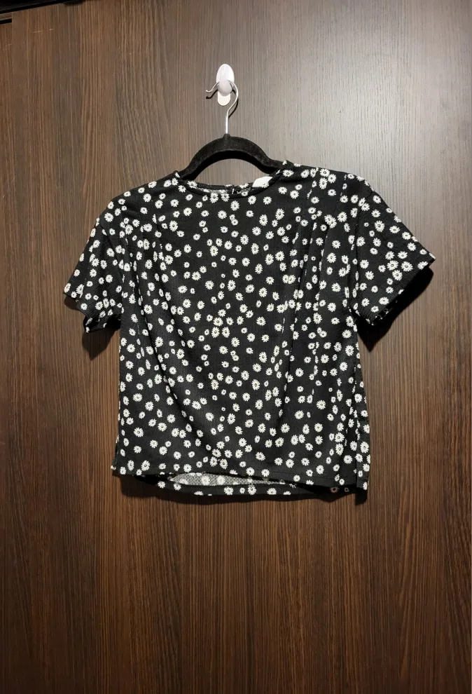 Zara Daisy Crop Top Size: 13-14 image indicator(2)