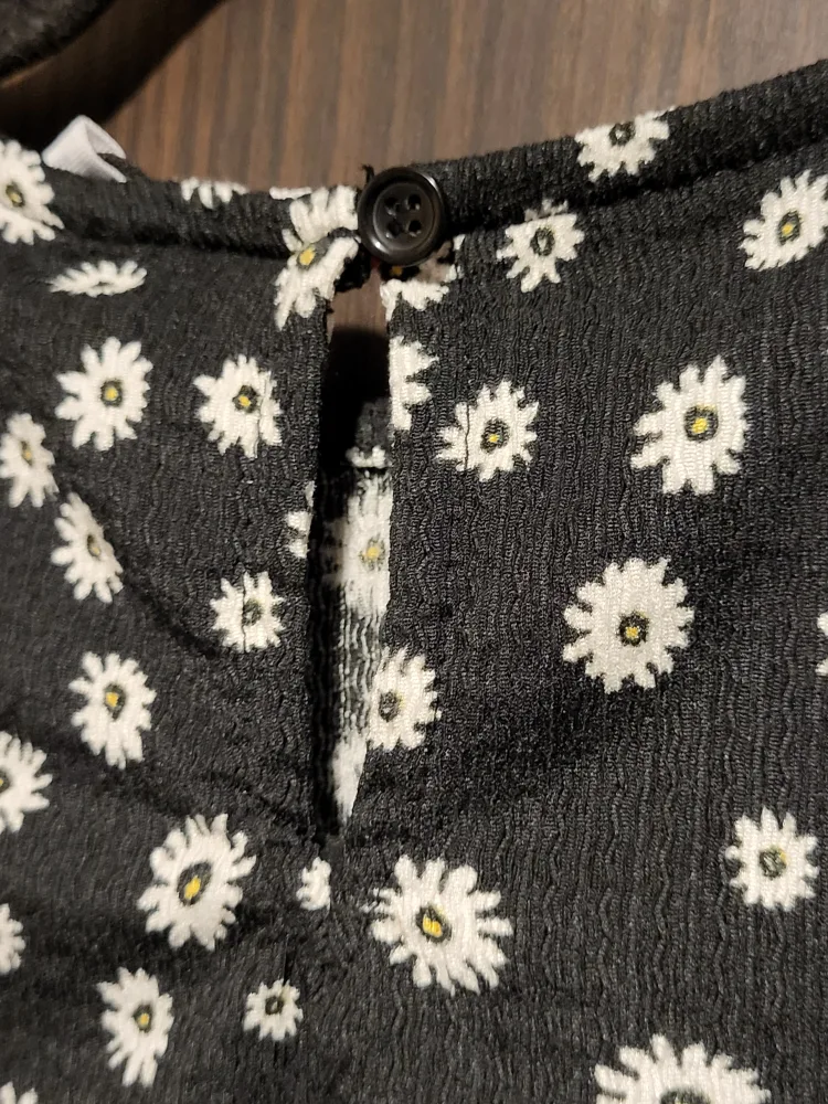 Zara Daisy Crop Top Size: 13-14 image indicator(5)