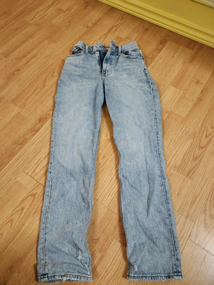 Light Wash High Waisted Jeans thumbnail