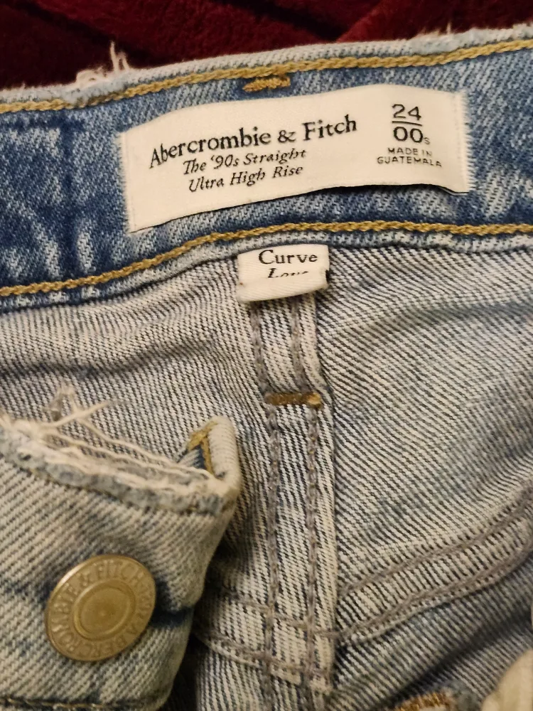 Light Wash High Waisted Jeans image indicator(3)