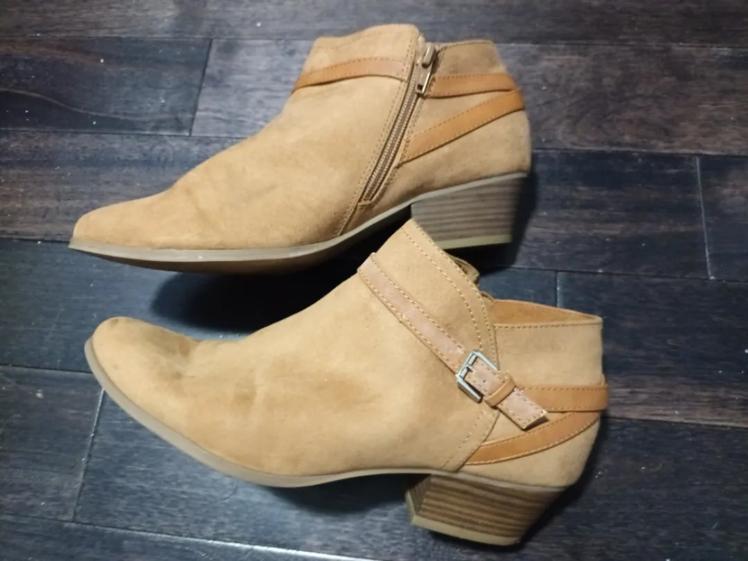 Old Navy Brown Ankle Boots thumbnail