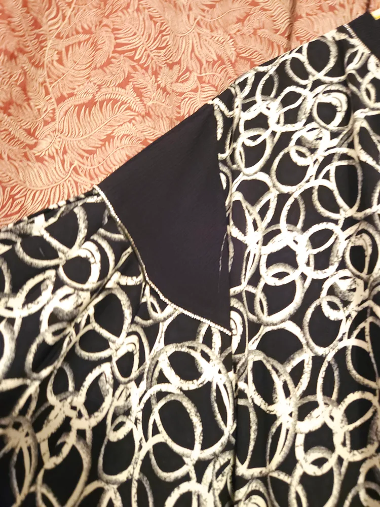 Chocolate & Cream Patterned Abaya - One Size Fits All (XXL) image indicator(5)