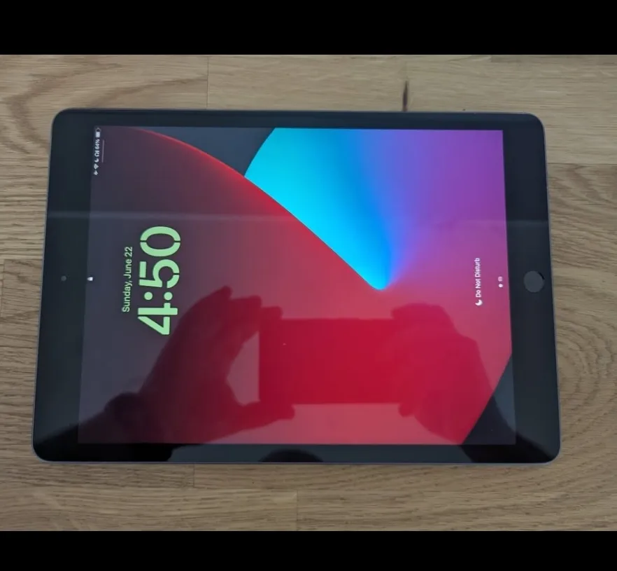 Apple iPad 7 iclouded (pls read ad) thumbnail