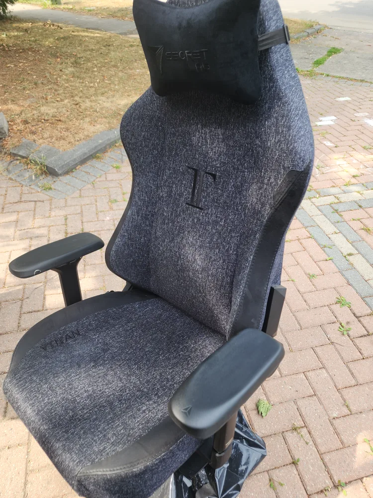 Secretlab Titan Gaming Chair image indicator(2)