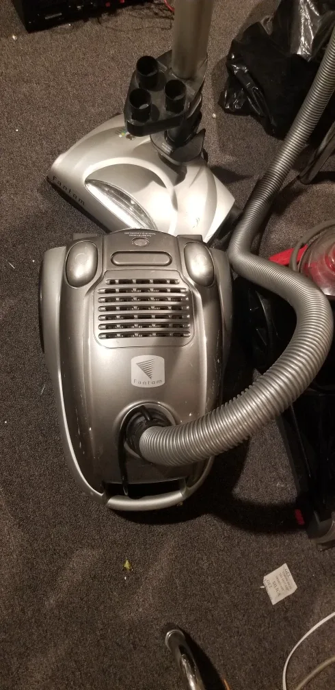 Fantom Vacuum Cleaner - Silver image indicator(2)