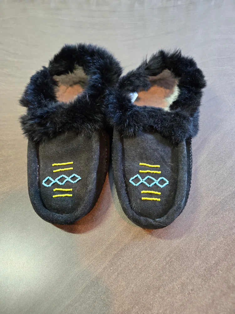 Black Fur Moccasins thumbnail