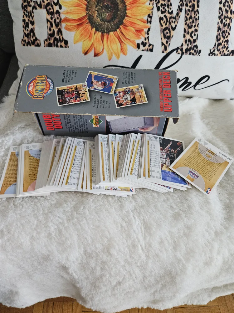 Upper Deck NBA Basketball Cards Locker Series image indicator(8)