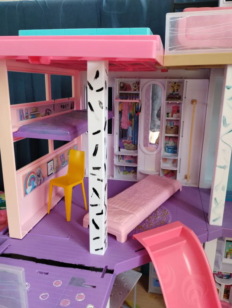 Barbie Dreamhouse Dollhouse FREE! image indicator(4)