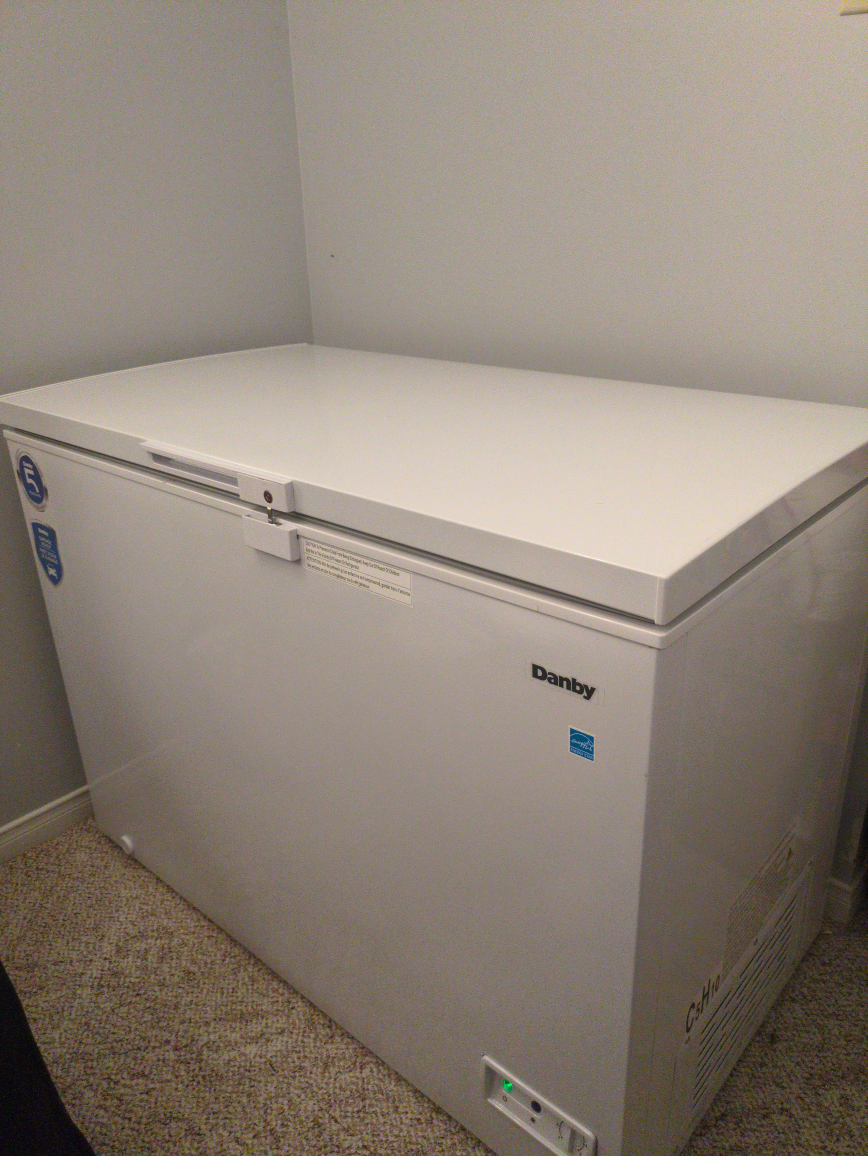Danby Chest Freezer - Garage Ready - photo 2