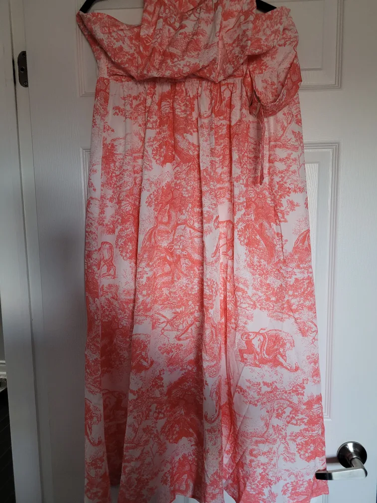 Assorted Women's Dresses size medium image indicator(4)