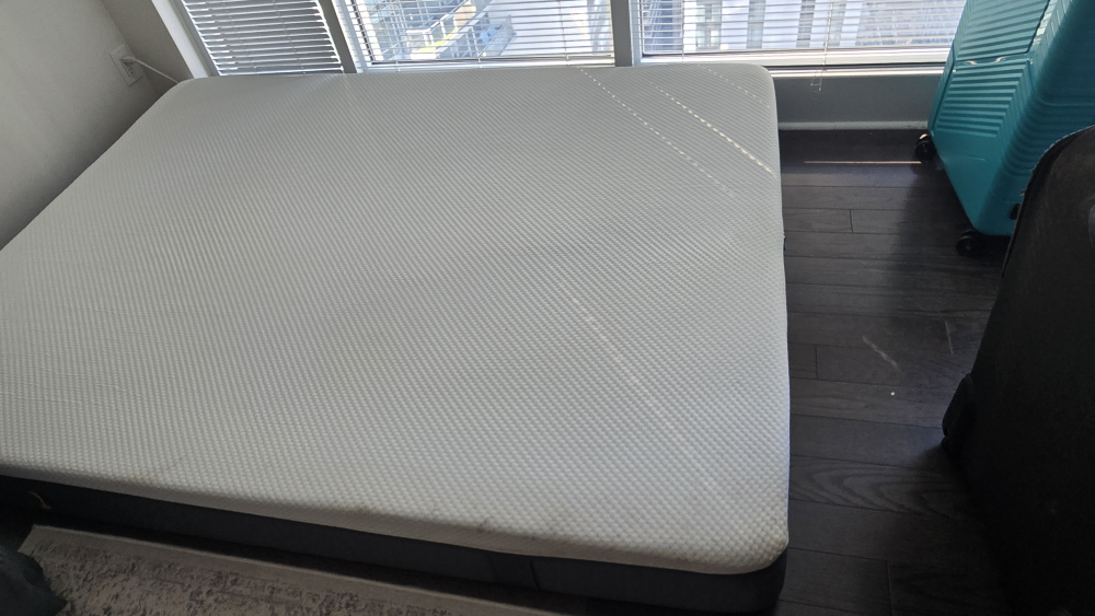 Emma Queen mattress - Like new - photo 2