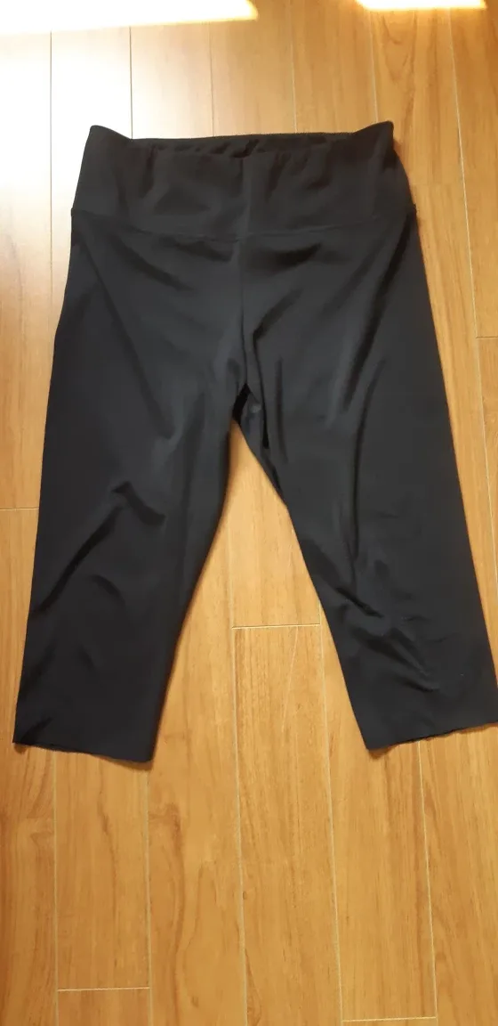 Less than $3 an item Mixed Lot Women's Clothing image indicator(5)