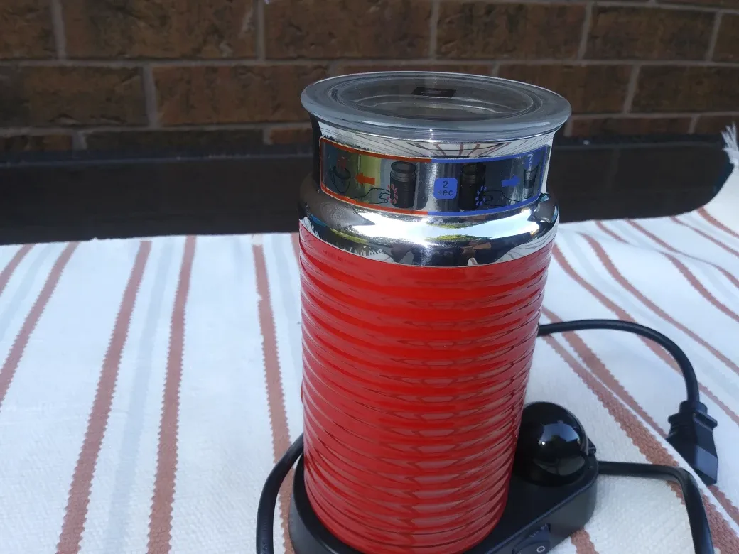 Nespresso Aeroccino 3 Milk Frother - Red image indicator(5)