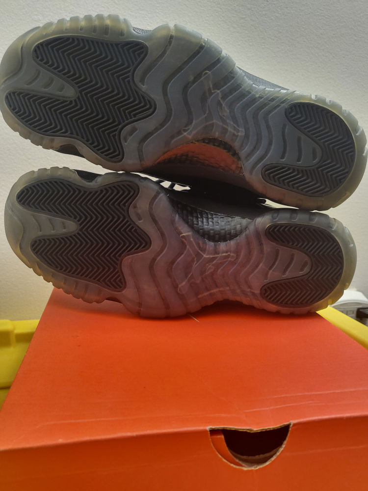 Air Jordan 11 Retro Black - Size 10 - photo 5