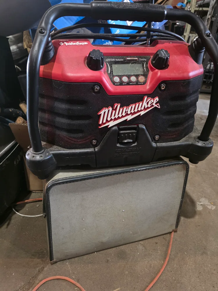 Milwaukee Jobsite Radio thumbnail