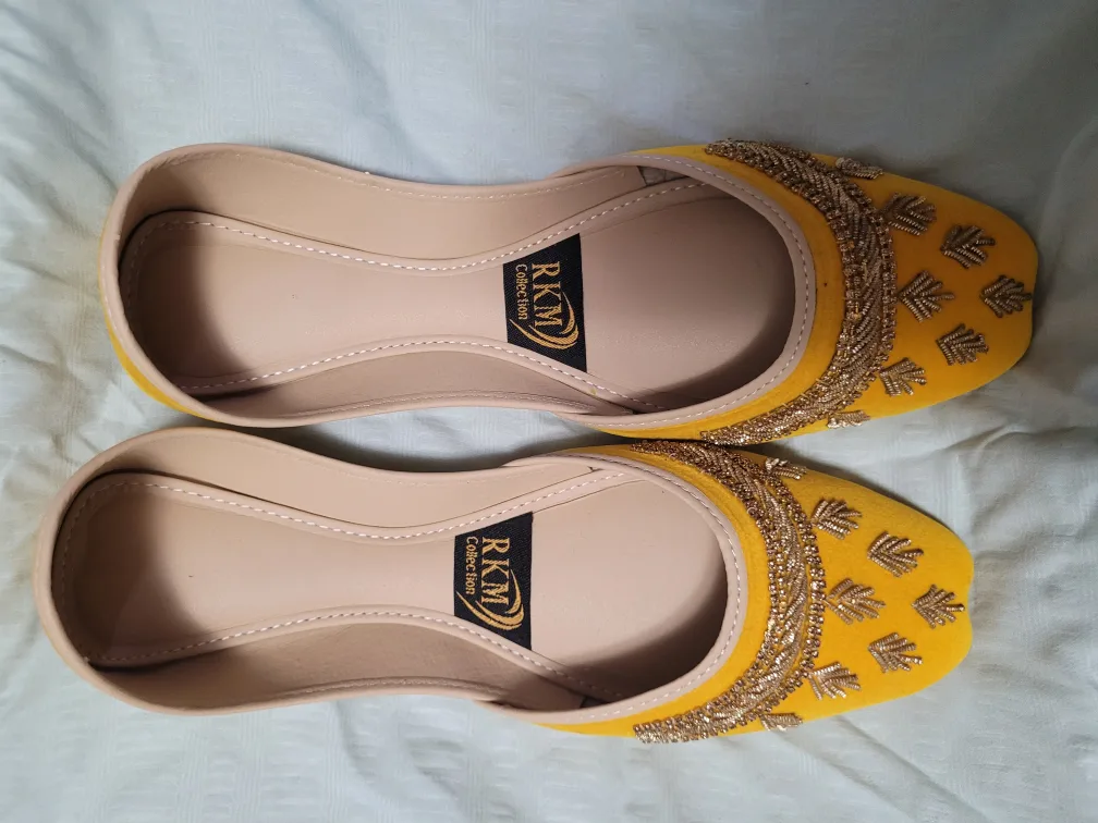Yellow Embroidered Jutti Size 10 thumbnail