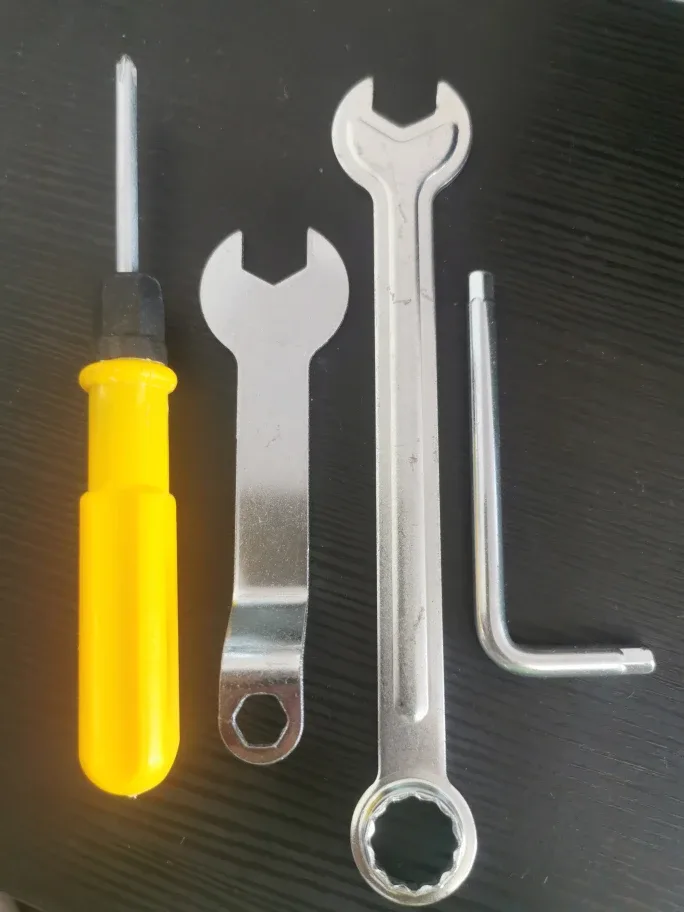 Set of Wrenches and Screwdriver thumbnail