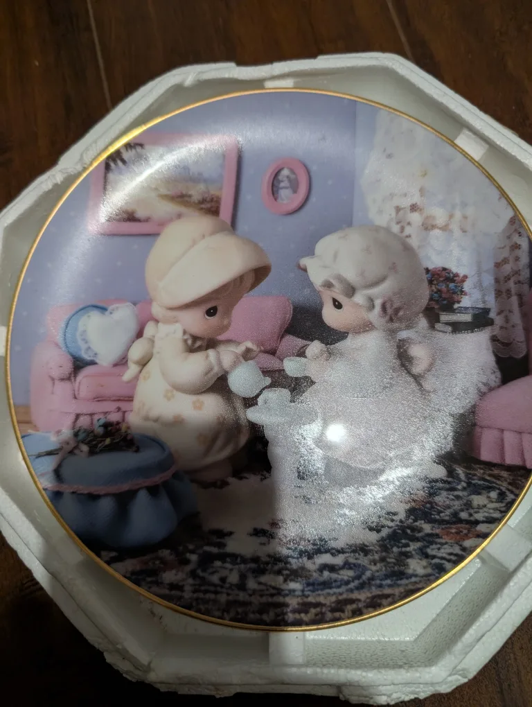 Precious Moments 'Friendship Hits the Spot' Plate thumbnail