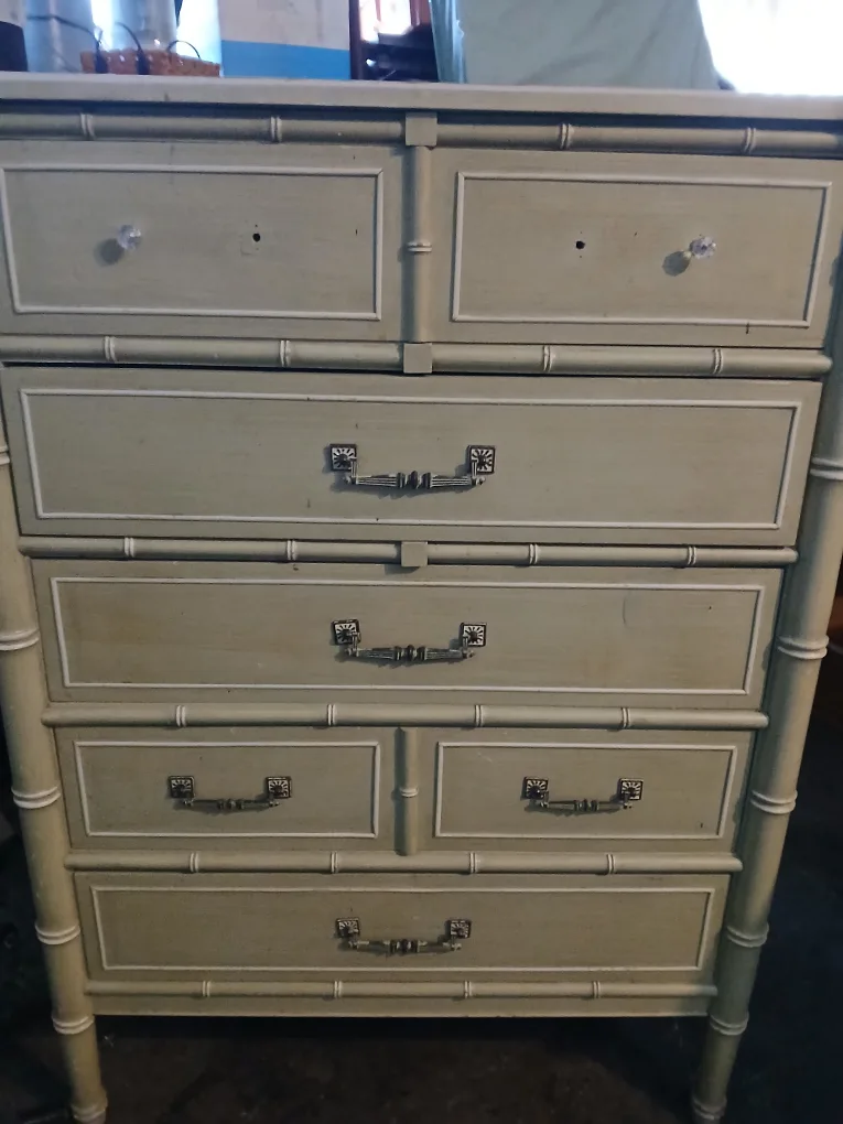 high quality  dresser thumbnail