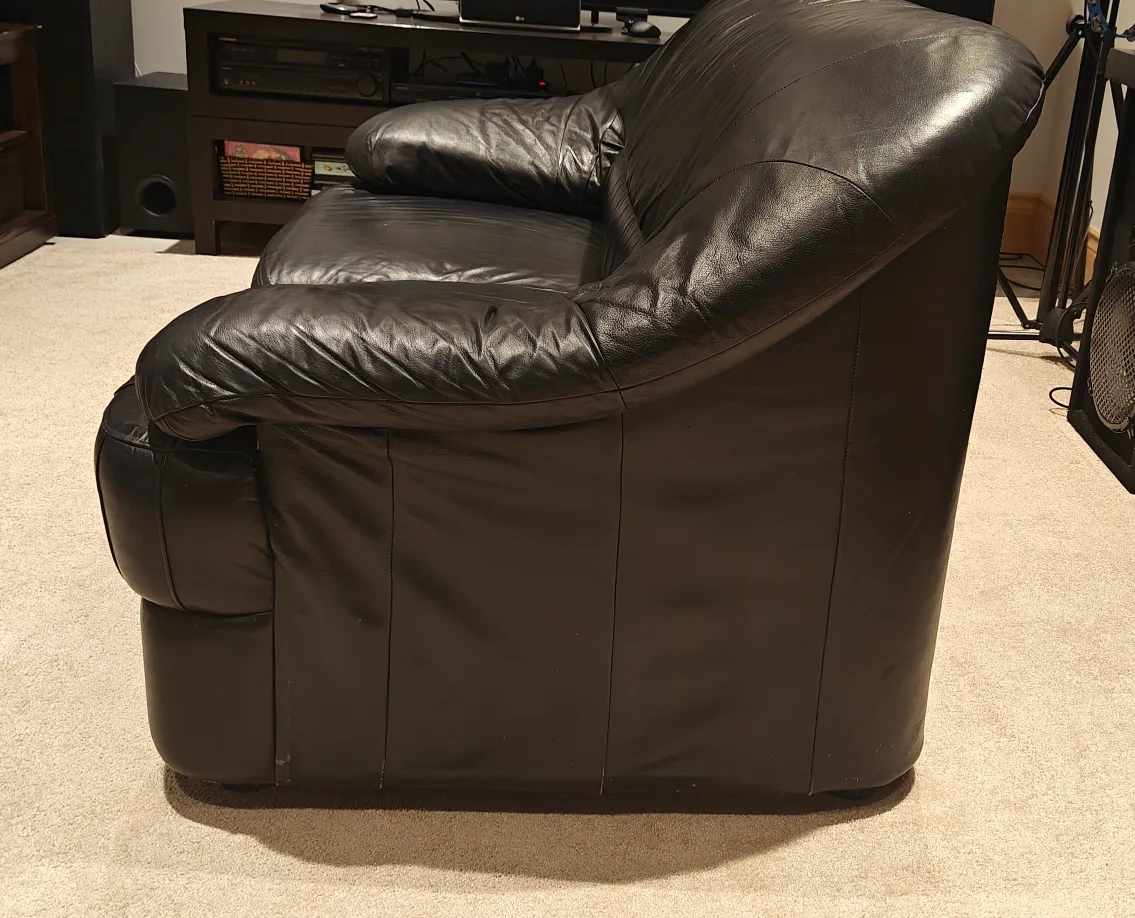 Black Leather Sofa - Used image indicator(5)