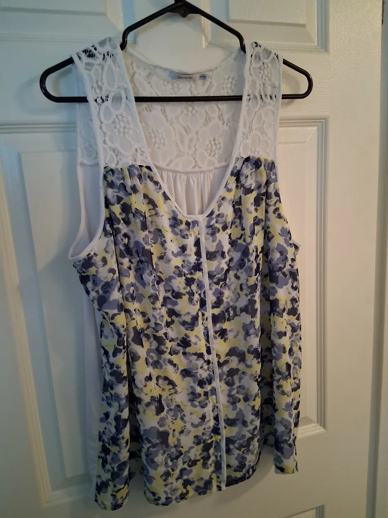 XL sleeveless top thumbnail