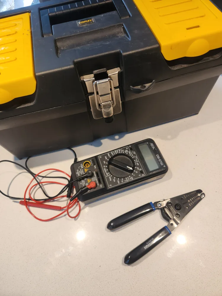 Electronics kit with book and multimeter thumbnail