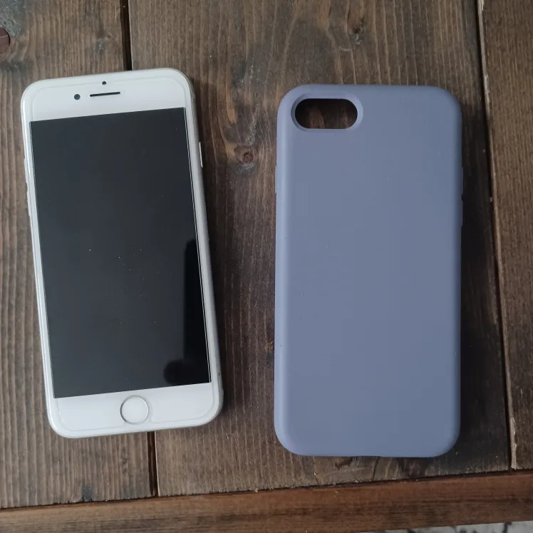 64 GB White iPhone 8 with case thumbnail